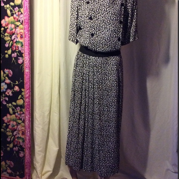 Black and white dress by Alcott and Andrews - Picture 4 of 4